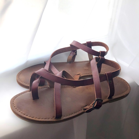 Universal Thread Shoes - Brown strapy sandals